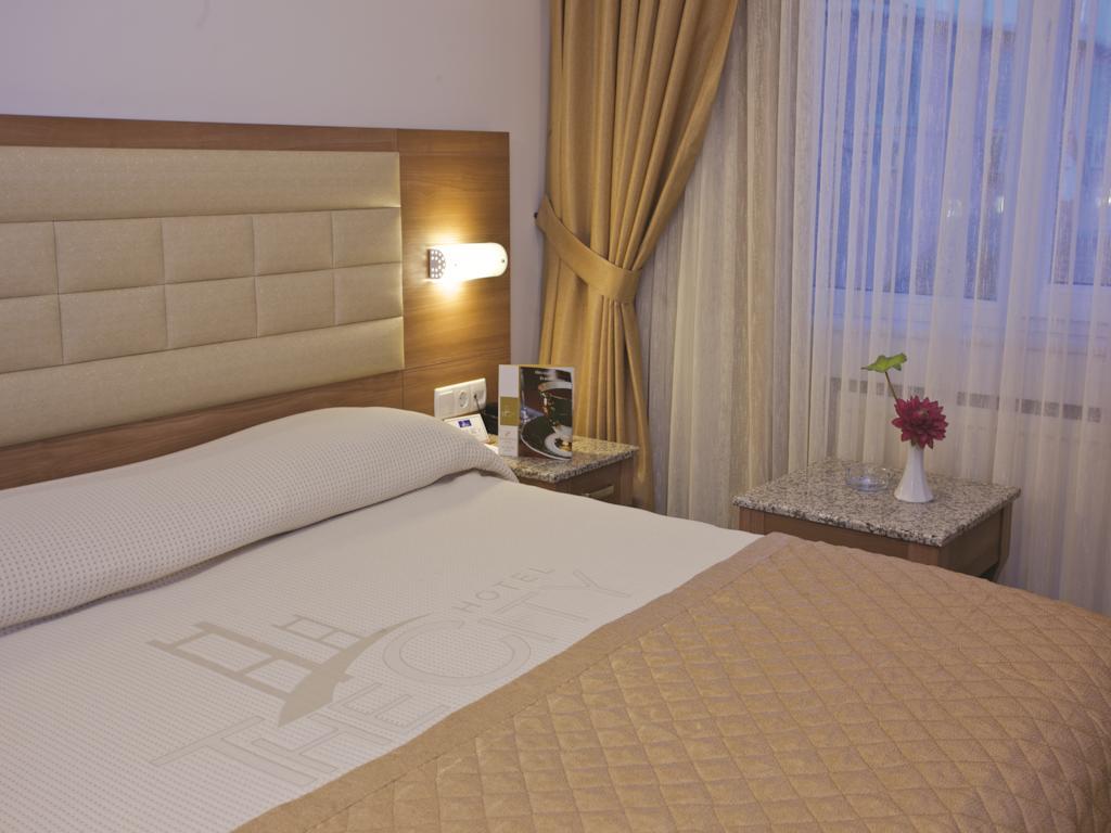 The City Hotel Provincia di Provincia di Istanbul Esterno foto